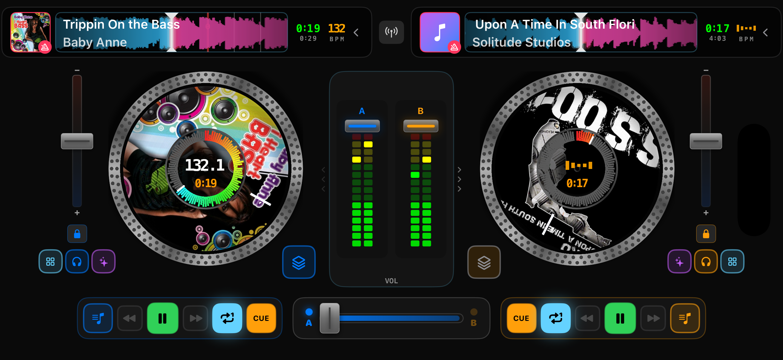 Tremor 2-deck interface with tracks loaded on both decks